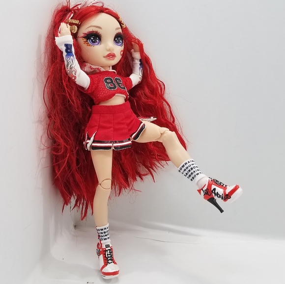 L.O.L SURPRISE RAINBOW HIGH CHEER RUBY ANDERSON RED FASHION CHEERLEADER DOLL 10" - Picture 9 of 11